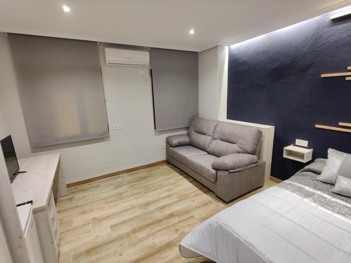 Duerme A Gusto - Tu Habitacion Acogedora En Torredonjimeno Екстериор снимка