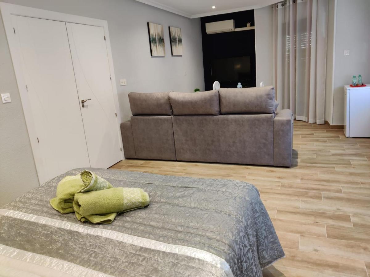 Duerme A Gusto - Tu Habitacion Acogedora En Torredonjimeno Екстериор снимка